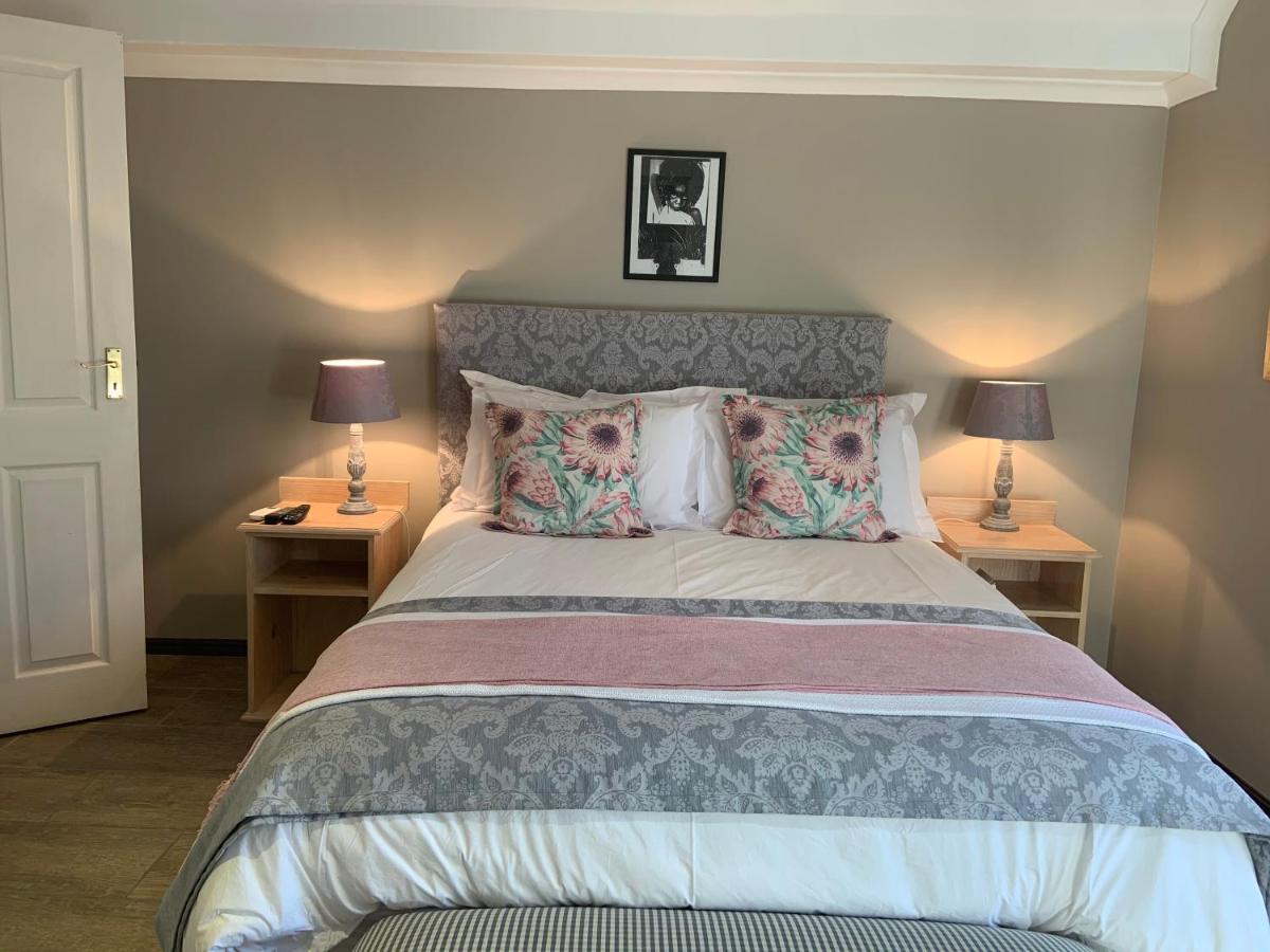 La Gratitude Self Catering Cottage ฟรันเชิค ภายนอก รูปภาพ